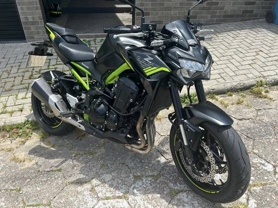 KAWASAKI Z900 KAWASAKI Z900